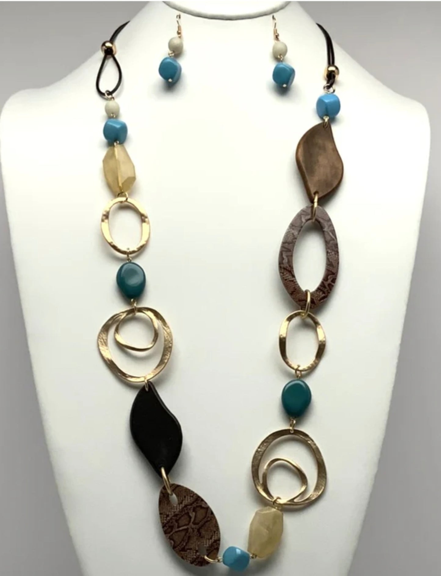 Boho Rustic Breeze "Where earthy meets elegance"