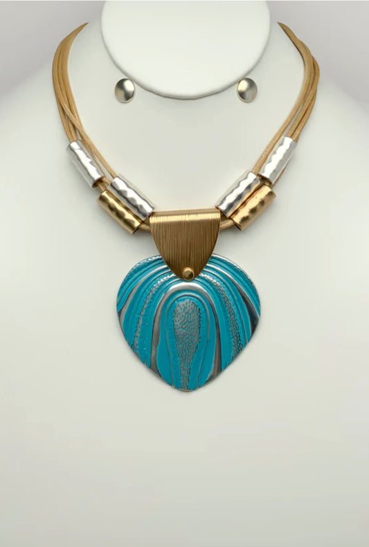 Aqua Majesty "Inspired by the sea, made to stand out"